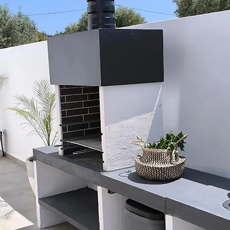 Valantina's & Mannouel Luxury * Lardos