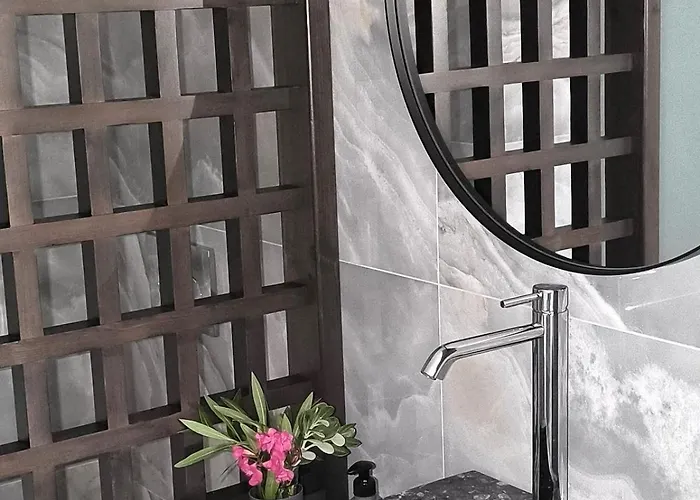 Valantina's & Mannouel Luxury لاردوس