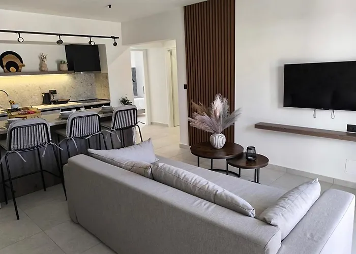 Valantina's & Mannouel Luxury لاردوس