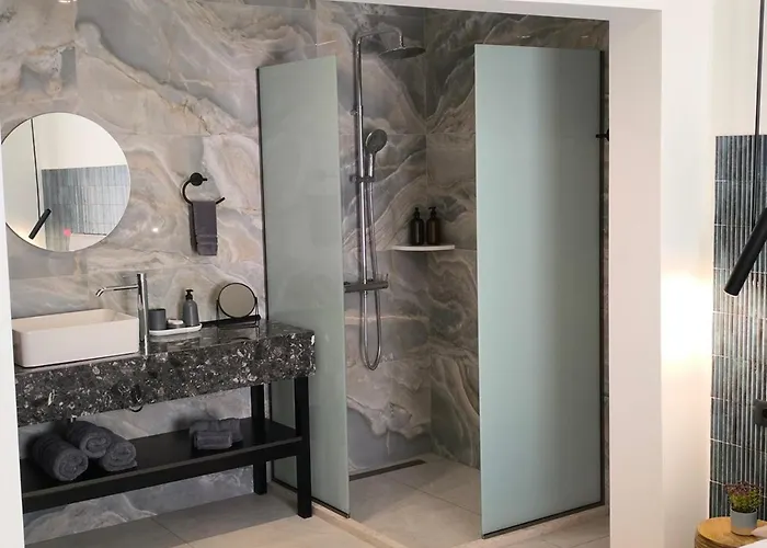 Valantina's & Mannouel Luxury