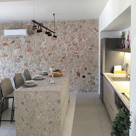 Valantina's & Mannouel Luxury