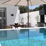 Valantina's & Mannouel Luxury וילה