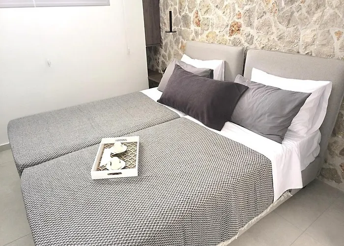 Valantina's & Mannouel Luxury * Lardos